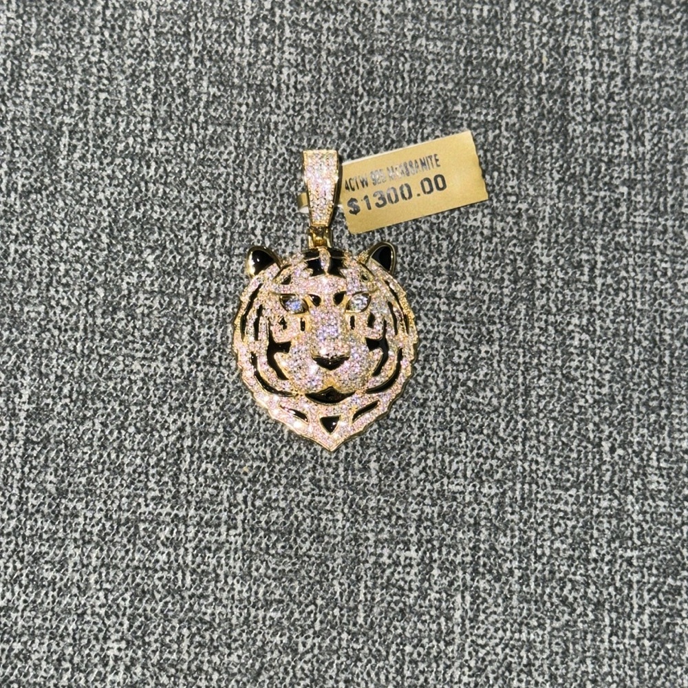 4 cttw VVS GRA Certified Lion Diamond Pendant, Custom made Moissanite Men Charm - Picture 8 of 8